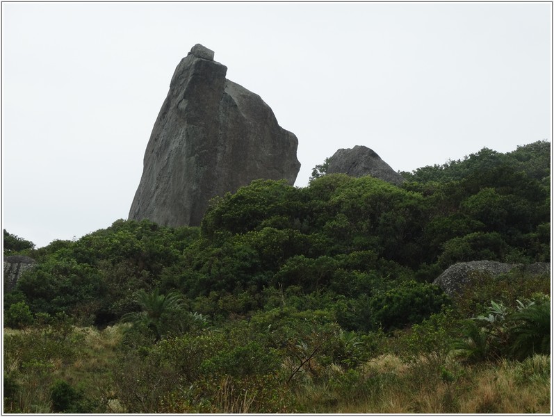 2013-12-08 14-03-46石牛山(小尖石山)的牛角.JPG